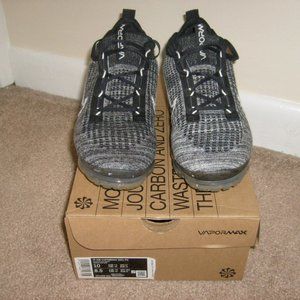nike air vapormax 2021fk  black/white sz- 8.5 mens-sz-10 womens  $200